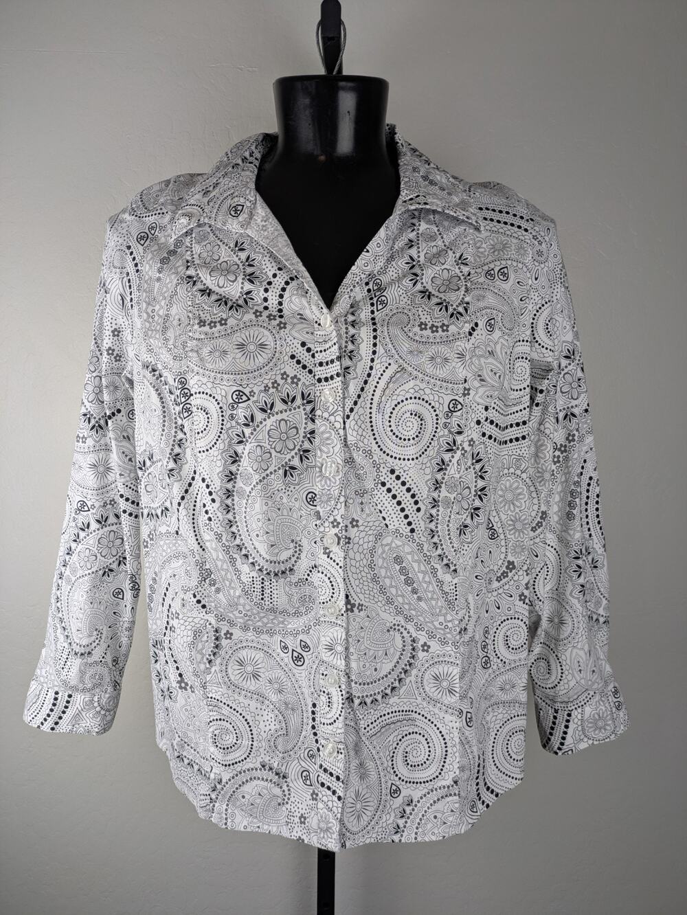 CJ Banks cotton blend long sleeve button front shirt white black paisley